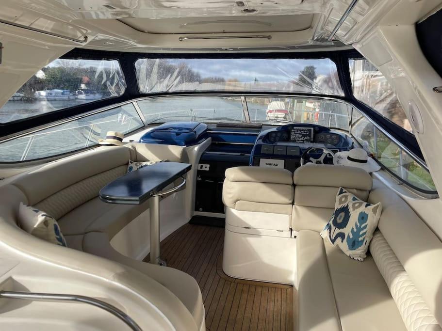 Botel Luxury Yacht Retreat: Oyster Fund's Private Island Getaway *